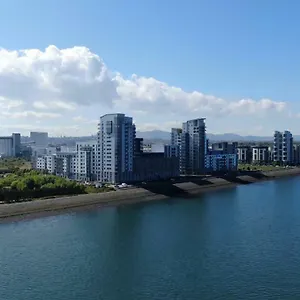 Grand Harbour Apartment Edinburgh